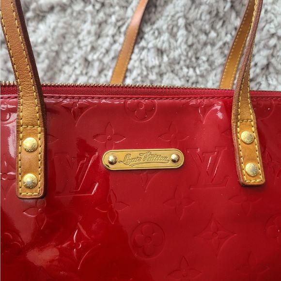 LOUIS VUITTON Monogram Vernis Bellevue GM - Picture 8 of 12